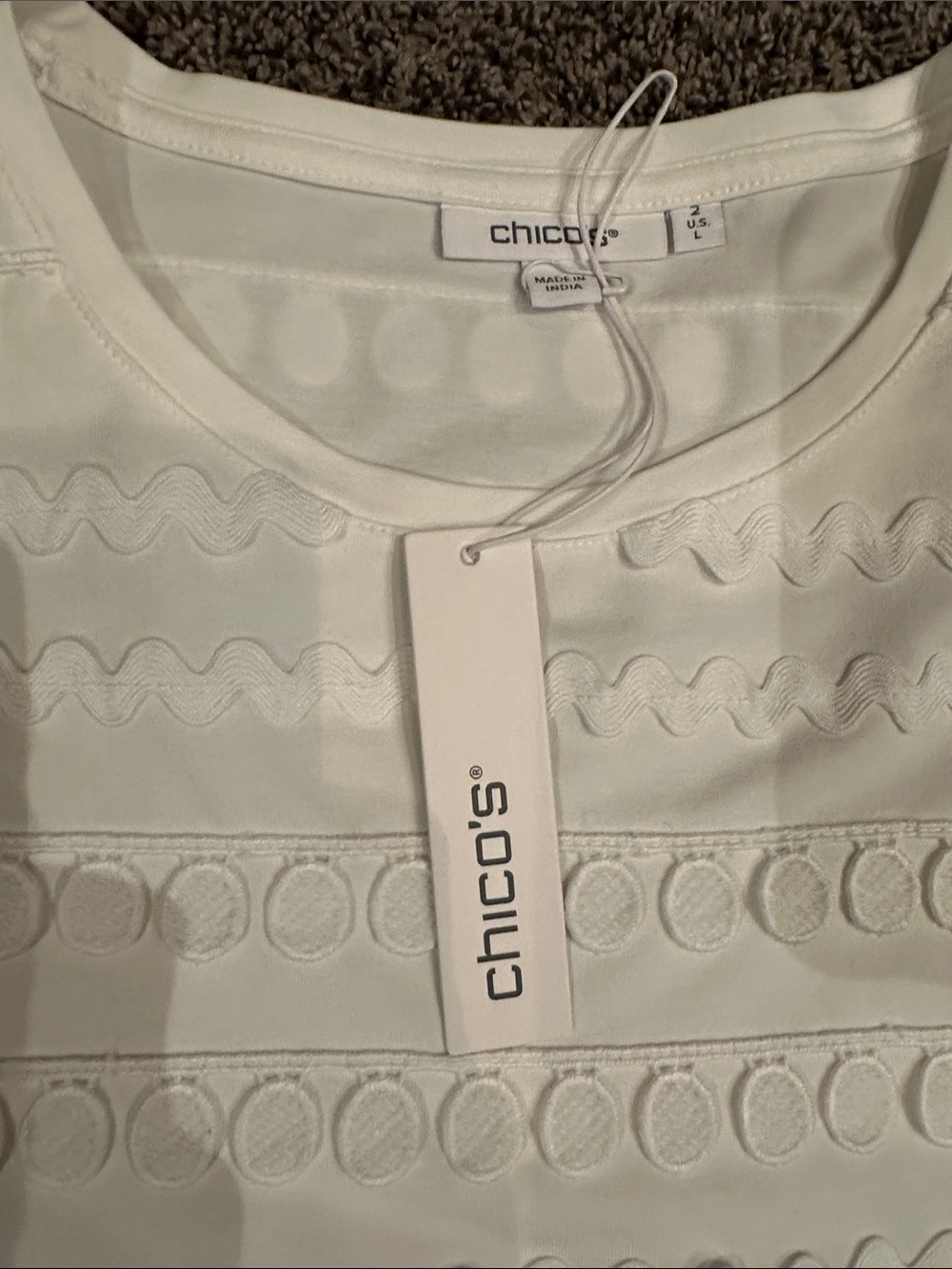 NWT Chico's White Ric-Rack Short Sleeve Top.  Size L.    (Chicos 2).  Pretty!